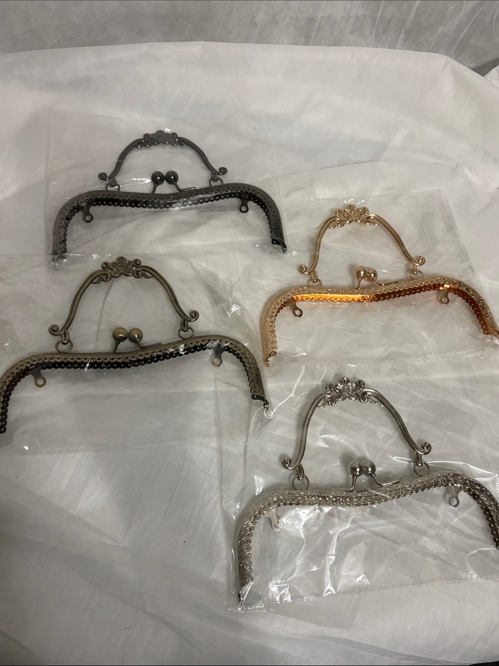 Metal Kiss-Lock Purse Frame Pick 1
